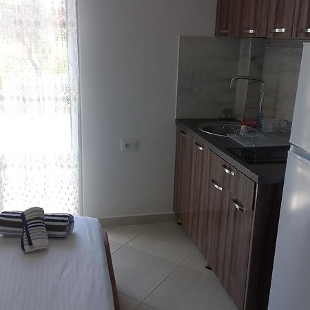 Arjan Dyli Guesthouse Ксамил Номер фото
