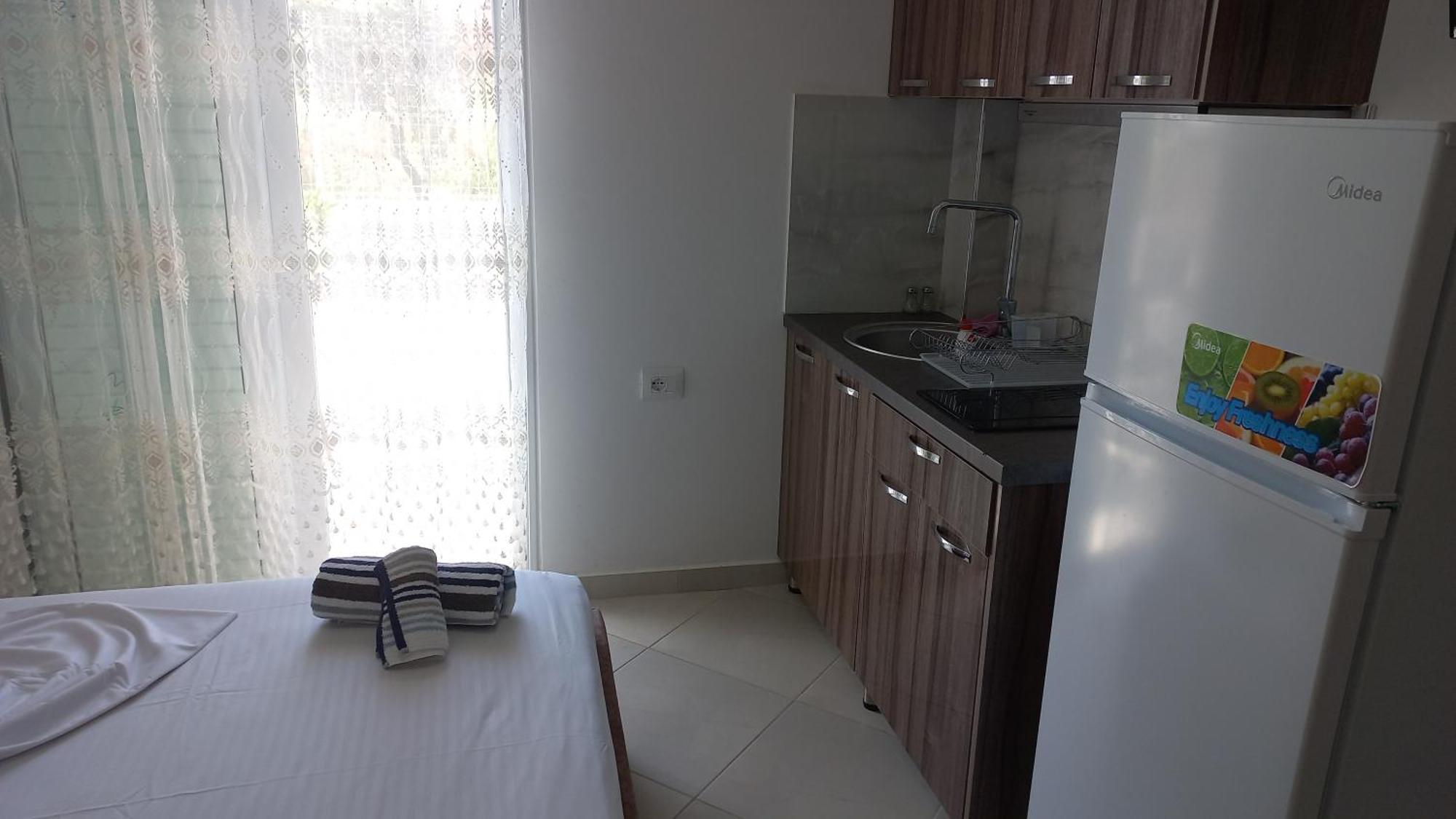 Arjan Dyli Guesthouse Ксамил Номер фото